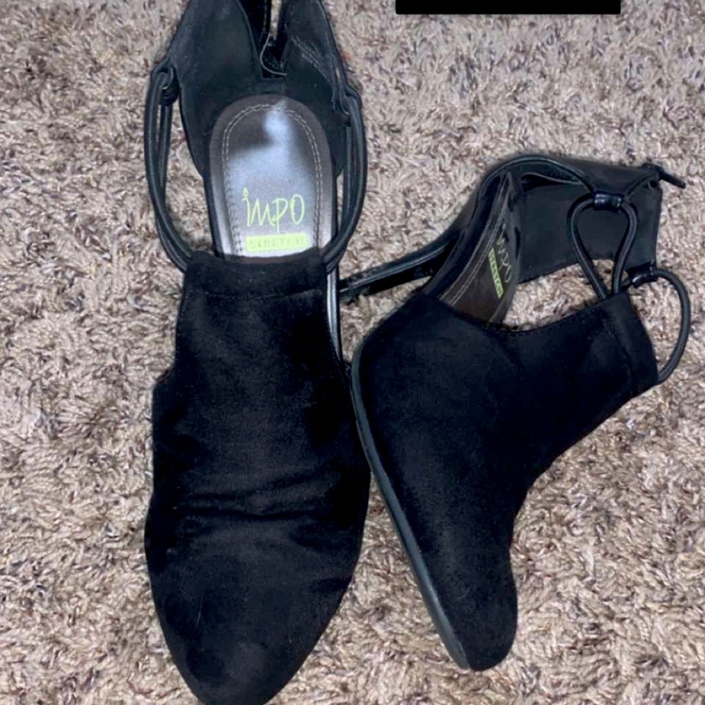 black close toe heels